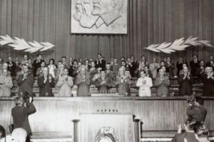 România lui Dej. Legionarii excluşi din PCR plângeau degeaba la uşa partidului pentru că tovarăşii nu mai aveau nevoie de ei