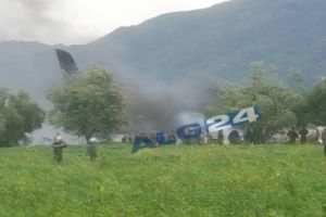 Avion prăbuşit în Algeria: numărul morţilor trece de 200