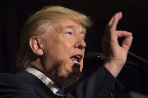 Donald Trump anunâă că trimite rachetele peste rusi. Atacă Siria!