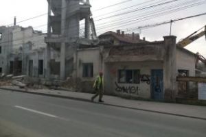 Noi imagini cu HAOSUL de la demolarea de pe strada Scorţarilor. Primăria Cluj-Napoca tace! - FOTO