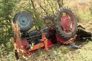 Persoană prinsă sub tractor, în comuna Albac. Au intervenit pompierii cu autospecială de descarcerare