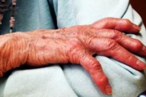 Caz INCREDIBIL în România: O femeie a fost bătută şi violată până a intrat în comă, în toaleta bisericii, în ziua de Paşte. Femeia a murit