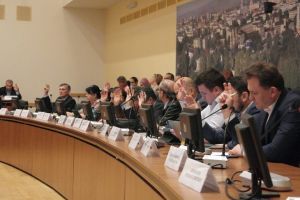 “Pupat Piaţa Independenţei!”