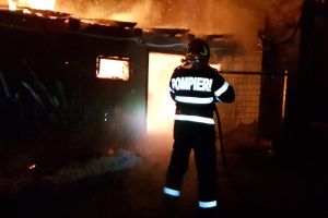 Incendiu la un atelier de tâmplărie din Satu Mare