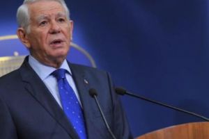 România, PRINSĂ între „CIOCANUL” Trump şi „NICOVALA” Putin. MAE se poziţionează strategic