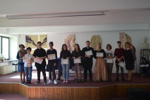 Elevii Colegiului de Arte „Sabin Drăgoi” s-au întors cu o mulţime de premii de la olimpiadele naţionale din domeniul artistic