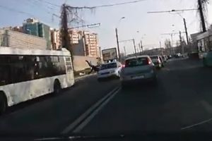 VIDEO Pieton spulberat pe o stradă aglomerată din Galaţi