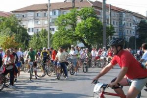VpB sarbatoreste zece ani, cu Pedalarea de Primavara, concerte si focuri de artificii