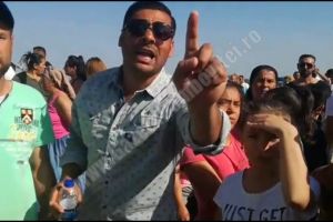 POTLOGI: Sute de romi s-au răzvrătit contra balastierelor! Intervin jandarmii şi mascaţii
