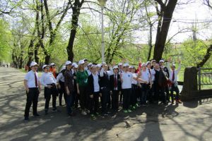 Curăţenie pe malurile Crişului, în Oradea: 80 de saci umpluţi cu gunoaie în doar 3 ore