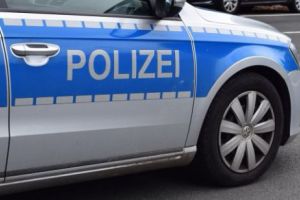 PANICĂ în Germania! Dublă CRIMĂ la metrou: şi-a ÎNJUNGHIAT soţia şi COPILUL în văzul lumii. Circulaţia TRENURILOR este BLOCATĂ