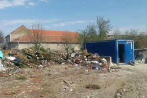 Gunoaiele din cimitirele Timisoarei s-au vazut si la Politia Locala