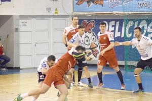 HC Vaslui-CSU Suceava 25-21 (10-9): Pe primul loc în play-out