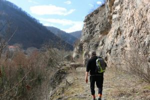 La Hunedoara reapare „trenul mic”, dar cu pedale. Un ONG local doreşte să salveze măcar o parte a traseului fostei mocăniţe transformând-o în pistă neasfaltată pentru biciclete