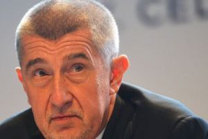 Scandal în CEHIA. Decizia PREMIERULUI care pune în pericol ţara. CRIZA POLITICĂ se ADÂNCEȘTE