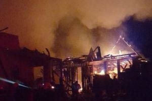 Crimă ORIBILĂ în Mureş. O femeie a fost asasinată şi incendiată de FOSTUL SOȚ