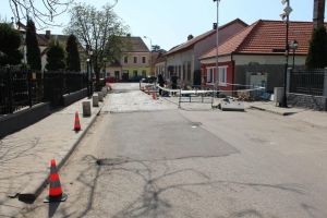 Lucrări pe str. Mihail Kogălniceanu. Se repară trecerea de pietoni (FOTO)