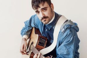 Liviu Teodorescu a folosit simboluri satanice în noul videoclip. Preoţii sunt contrariaţi: „Lucrul Diavolului prin oameni este o realitate”