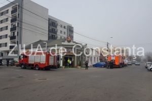 Imagini de la eveniment. Incendiu la Constanta la localul Pui pe jar“ de pe strada Bucuresti. Pompierii chemati in ajutor  (galerie foto) 