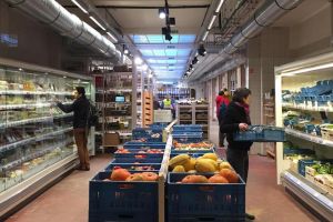 VIDEO – S-a deschis primul magazin în care poţi face cumpărături şi fără bani