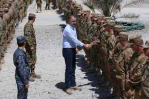 Mihai Fifor, vizită SURPRIZĂ în Afganistan. Șefii ARMATEI au inspectat TRUPELE ROMÂNE