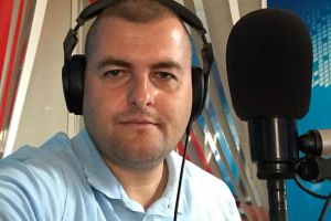 Mihai Dacin pleacă de la matinalul Naţional FM. Emisiunea va fi preluată de Mihai Găinuşă