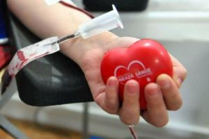 APEL UMANITAR! Un băieţel are nevoie urgentă de sânge. Bunica lui cere ajutorul sătmărenilor