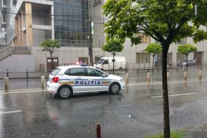 Barbat condamnat la inchisoare, ridicat de politistii timiseni din localitatea caraseana Maureni