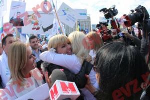 Elena Udrea, prima reacţie după BOMBA ZILEI. Ce mesaje şi-a dat cu Traian Băsescu