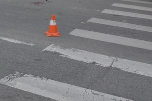 Atenţie la pietoni: Două bihorence au ajuns la spital, după ce au fost lovite de maşini în timp ce traversau strada regulamentar