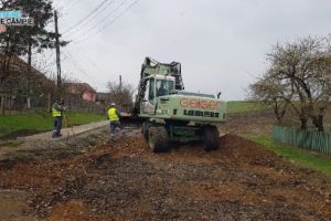 FOTO: Asfaltări de 2,9 milioane lei, în Miheşu de Câmpie
