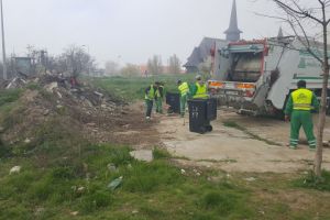 Constanta. Actiuni privind respectarea curateniei, desfasurate de politistii locali. Ce sanctiuni au aplicat agentii (galerie foto)