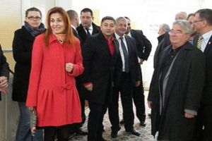 Războiul dintre finul lui Emil Boc şi soţie continuă. După ce a fost evacuată, femeia a câştigat un proces de ...