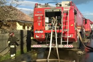 Incendiu într-o gospodărie din Prăjeşti