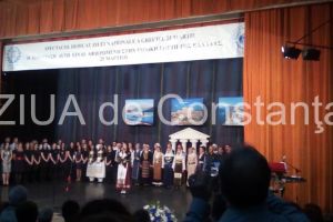 Atmosfera de sarbatoare cu cantec si dans de Ziua Nationala a Greciei