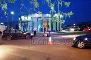 ULTIMĂ ORĂ: Accident pe strada Cuza Vodă din Focşani. O motocicletă s-a lovit cu un autoturism