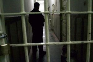 O bătrână de 78 de ani a încălcat controlul judiciar şi A FOST ARESTATĂ PREVENTIV