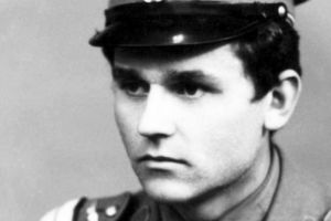 Aterizare fortata fara jamba dreapta, noaptea, cu avionul MIG-21 (galerie foto)