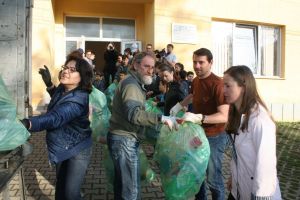 Zi foarte bună pentru voluntarii mici din Sânmihaiu de Câmpie. Nicolae de România a venit în comuna lor (FOTO)