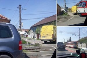 ACCIDENT în Grădişte: O maşină a fost LOVITĂ DE TRAMVAI (FOTO)