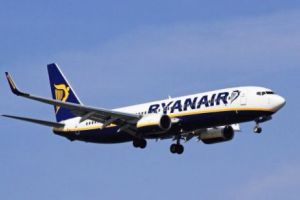 PANICĂ într-un avion. Un român a pus în PERICOL toţi pasagerii de la bord