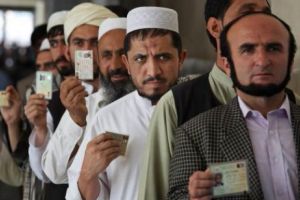 Preşedintele afgan îi îndeamnă pe talibani să participe la alegeri