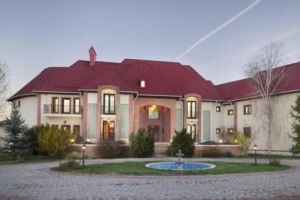 Fostul primar al Capitalei îşi vinde vila de pe malul lacului Mogoşoaia: „Priviţi şi vă minunaţi”