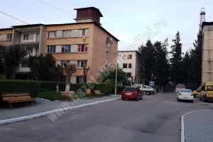 TÂRGOVIȘTE: Un bărbat s-a aruncat de la etajul II al unui cămin din municipiu