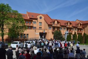 Pentru bătrâneţi senine şi respectate: După 10 ani de lucrări, Caritas Eparhial a inaugurat Casa Frenţiu (FOTO)