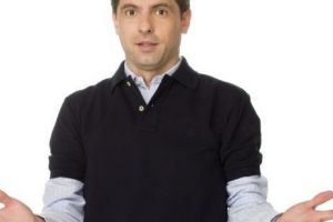 Dan Negru, FĂCUT PRAF de un jurnalist: Pe plaiurile mioritice ai audienţă cu „blondele”