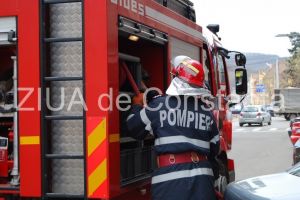Alerta la pompieri: Arde o casa in localitatea Baneasa