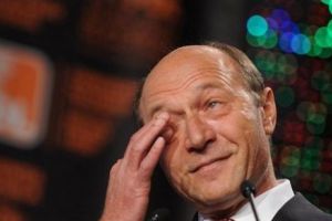 Băsescu SARE în APĂRAREA Elenei Udrea: „Are dreptul să se APERE prin toate mijloacele”