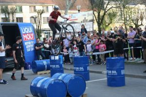 Spectacol pe două roţi la Bistriţa. Trial în centru, enduro în Pădurea Codrişor (FOTO)