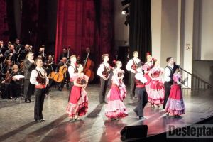 Aniversarea „Aerostar 65” a început pe ritmuri şi în paşi de vals